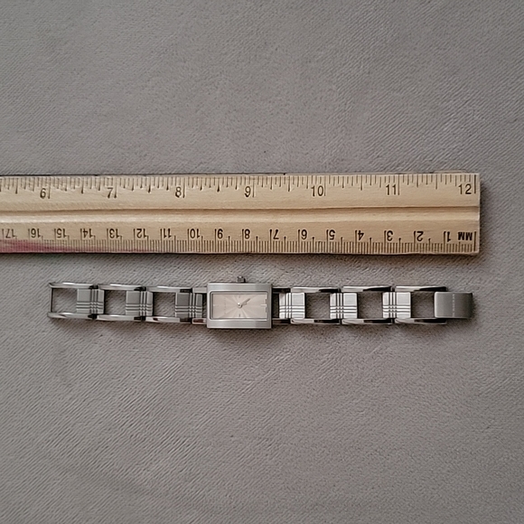 Burberry women's stainless steel watch - Picture 7 of 8